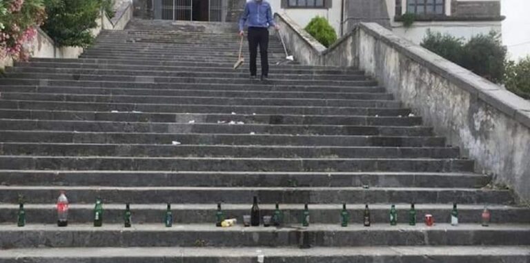 Nocera, inciviltà nel piazzale S. Antonio: segnalato a Forze dell’Ordine