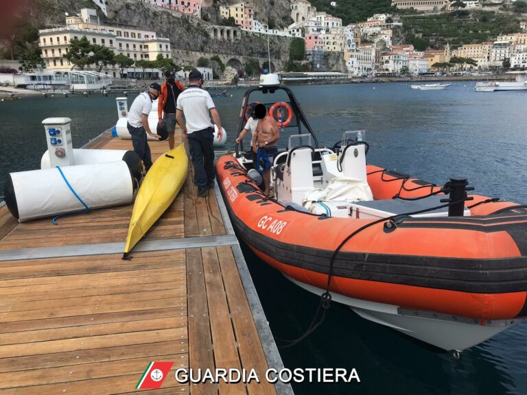 Canoista in difficoltà: soccorso dalla Guardia Costiera di Amalfi