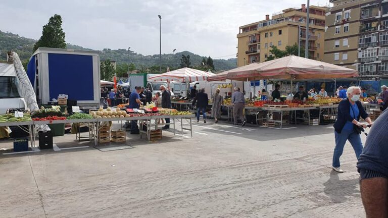 Salerno, ripartono le attività mercatali. Napoli: “Vicini alla categoria”