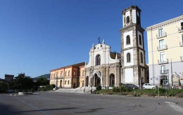 Cava de’ Tirreni, rissa tra giovani a San Francesco in piena movida