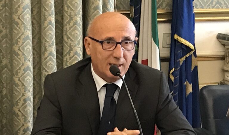 Show del sindaco di Avellino, Fasano: “Atteggiamento gravissimo”