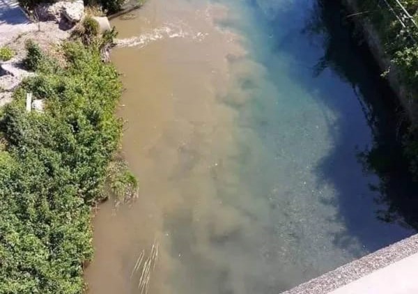 Sarno, fiume di nuovo inquinato: ministro Costa ordina indagine ai Noe
