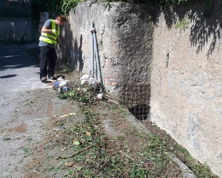 Pellezzano, pulizia delle strade: il Sindaco ringrazia gli operai della comunità montana