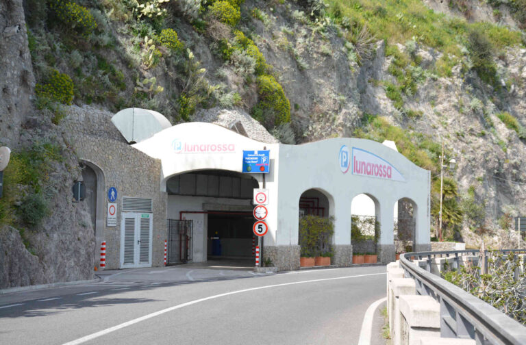 Amalfi Mobilità seleziona 10 parcheggiatori da impiegare nel parcheggio Luna Rossa