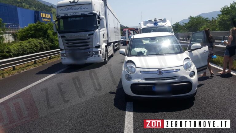 Raccordo Salerno-Avellino, tamponamento a catena: traffico rallentato