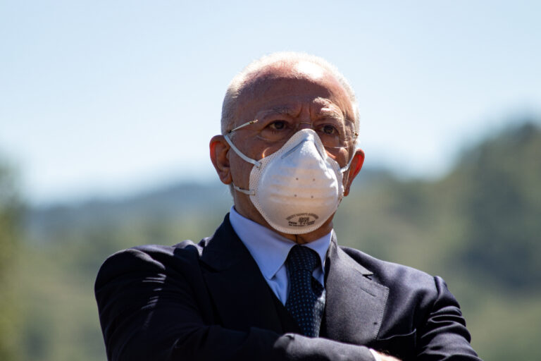 Campania, De Luca: le nuove regole per l’utilizzo delle mascherine