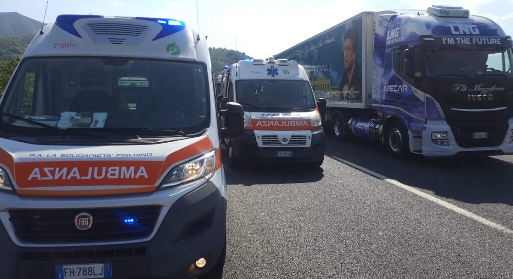 Mercato San Severino, incidente sull'autostrada in direzione Salerno