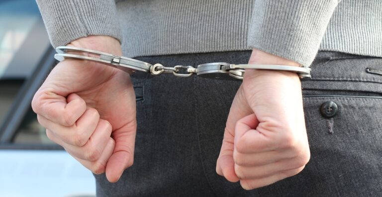 Polla, Rapina in un centro scommesse: arrestato 37enne