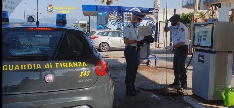 Salerno, carburante adulterato: la Guardia di Finanza sequestra pompa di benzina