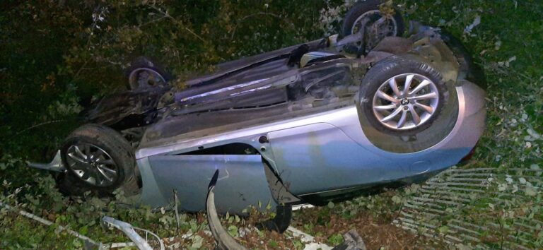 Salerno, incidente in Litoranea: auto si ribalta, 45enne in ospedale
