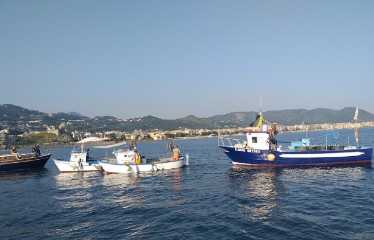 Salerno, ripartono i tour in barca di ”Pescaturismo”