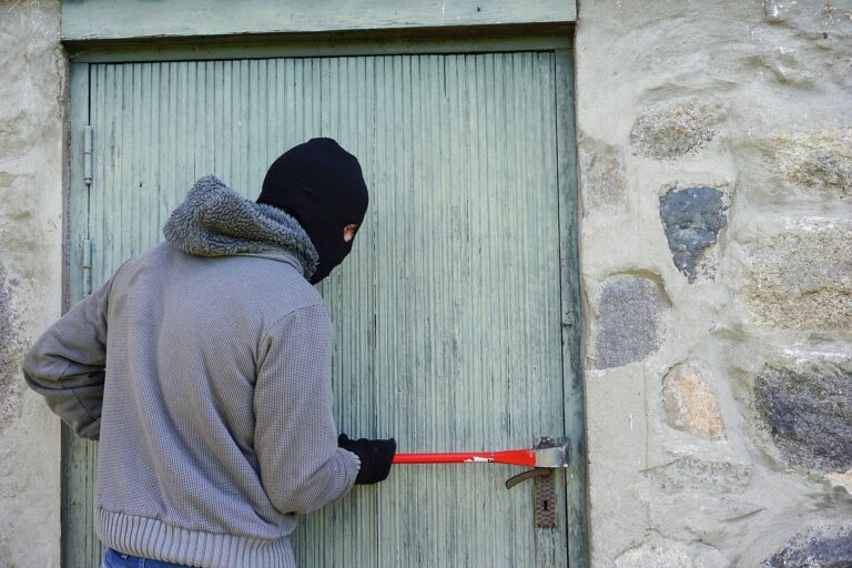 Siano, numerosi furti nella notte: il sindaco incontra le forze dell’ordine