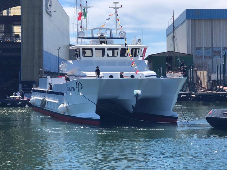 Da Cetara a Viareggio: varato il catamarano di Casa Pappalardo