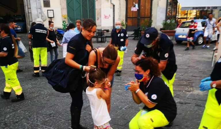 Salerno, seconda fase dell’operazione di distribuzione gratuita di mascherine