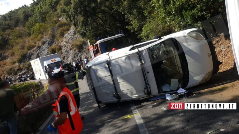 Costiera, incidente all’altezza di Capo d’Orso dopo un malore del conducente