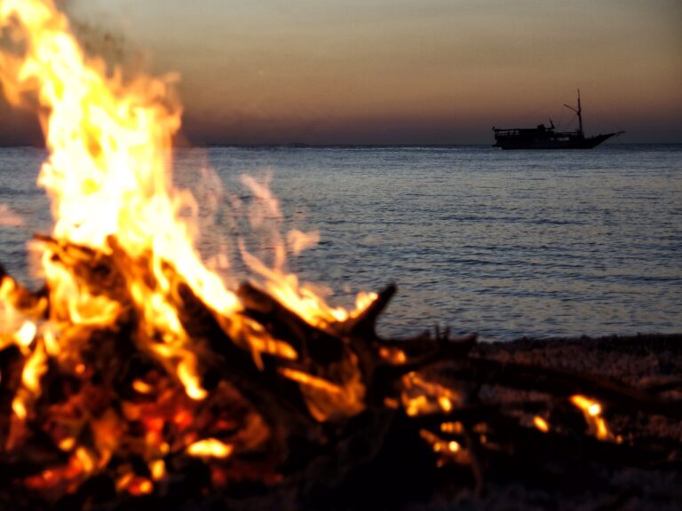 Vietri, vietati falò sulla spiaggia per la notte di San Lorenzo