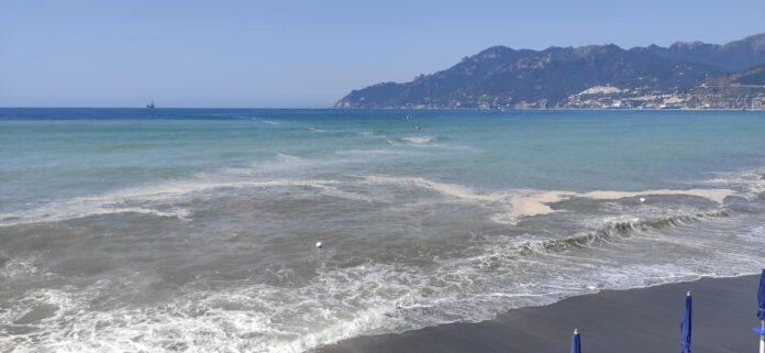 Salerno mare sporco