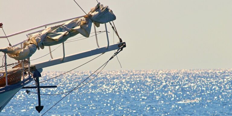 Castellabate, marinaio a bordo di un peschereccio colto da un malore