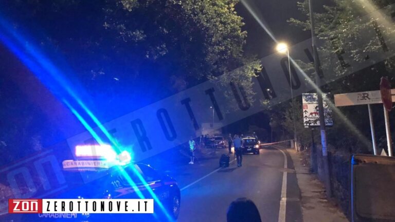 Salerno, zona Fuorni incidente nella notte, scontro frontale tra due auto