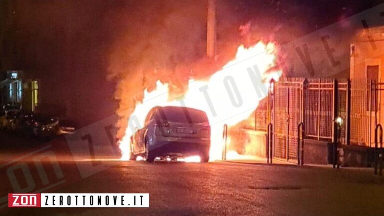 San Cipriano Picentino, incendio a Pezzano: in fiamme un’automobile