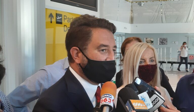 Aeroporto di Salerno, in visita il viceministro dei Trasporti Cancelleri