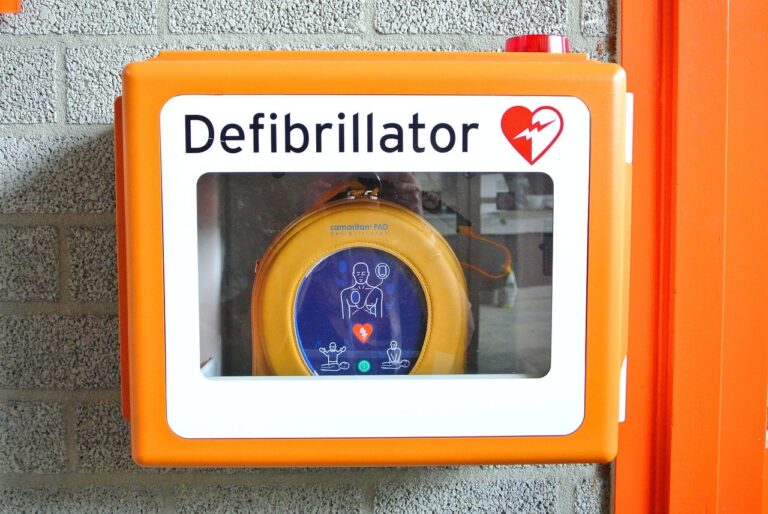 Salerno, rubato defibrillatore in Via Posidonia a Torrione