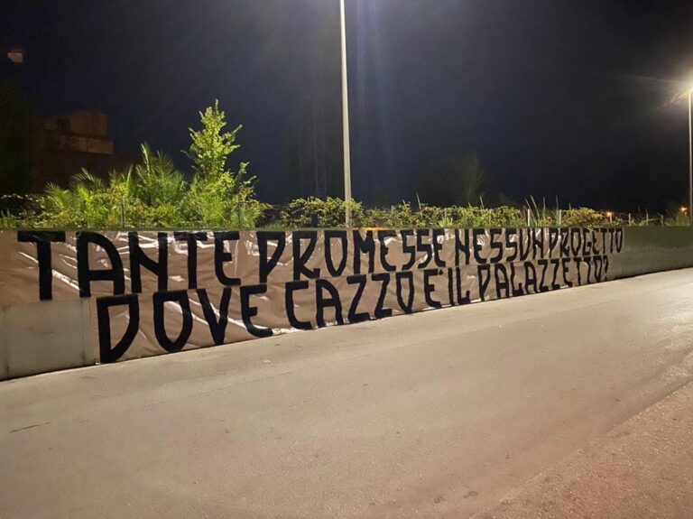 De Luca rispolvera il Palazzetto dello Sport di Salerno: la rabbia dei tifosi