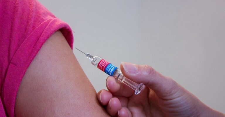 Nocera Inferiore, vaccini contro il Covid-19 per il personale scolastico