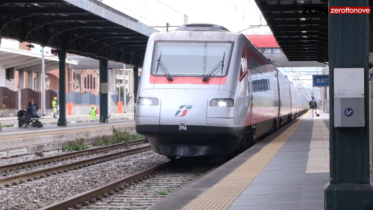 Prima fermata a Battipaglia del Frecciargento: l’alta velocità diventa realtà