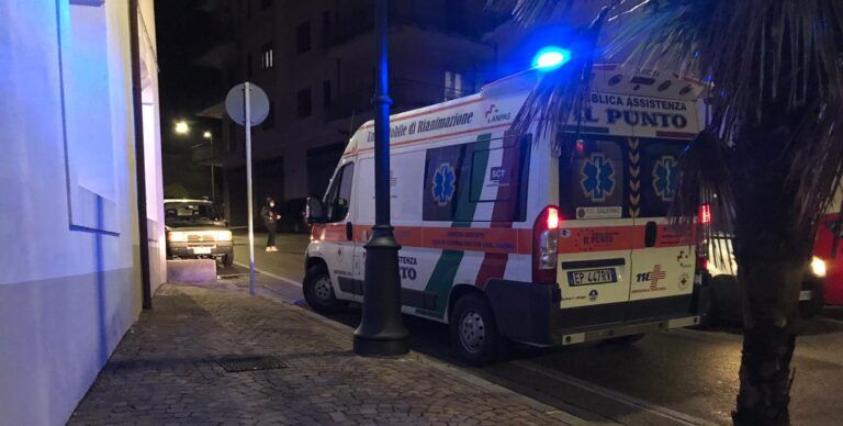 Fisciano, aggressione in pieno centro: due persone ferite