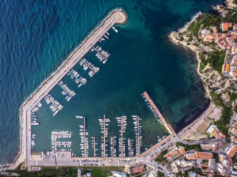 Agropoli, intitolazione del molo del porto turistico a Biagio Manganelli