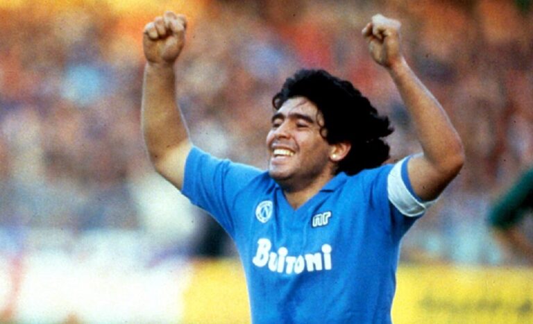 Morte Maradona, anche Roccapiemonte omaggia il Pibe de Oro