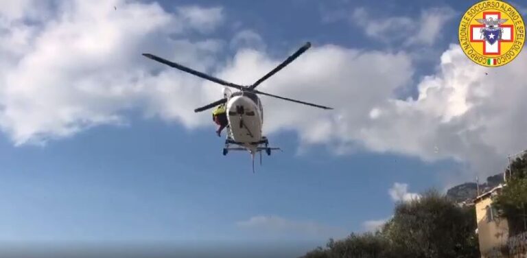 Conca dei Marini, si ferisce con il tagliaerba: salvato da Soccorso Alpino