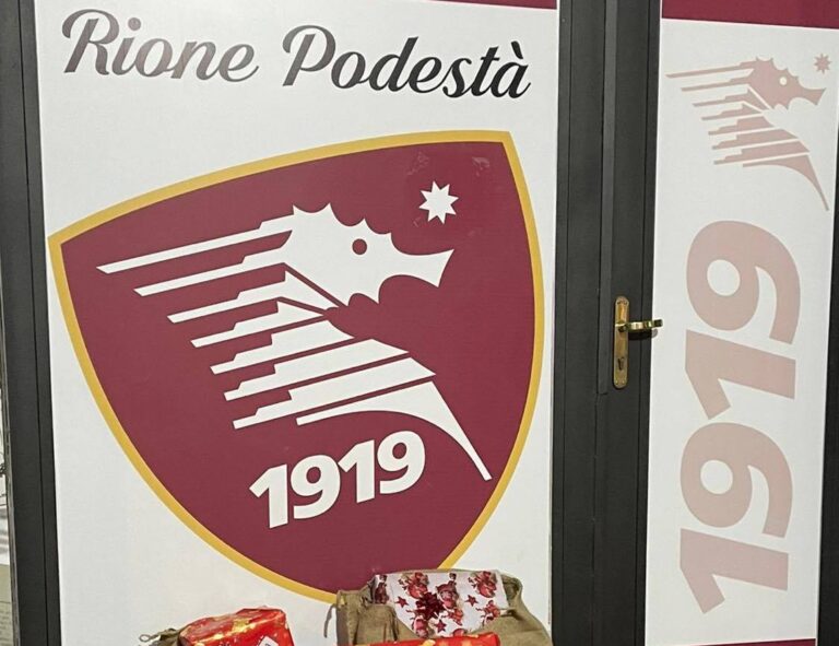 Salernitana, l’iniziativa “Il Babbo Natale granata del Rione Podestà”