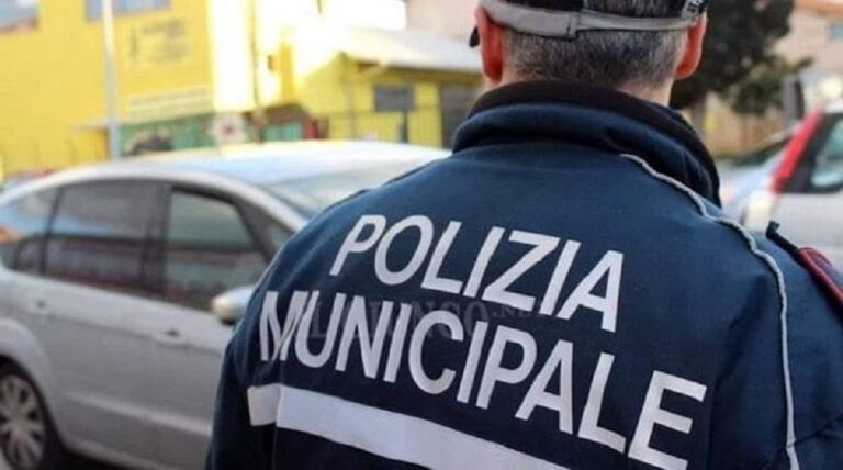 Agropoli, il sindaco Adamo alle prese con un concittadino pericoloso