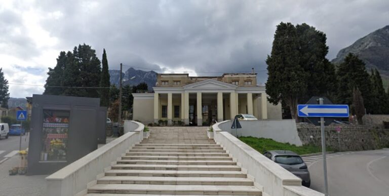 Cava, ritrovato corpo senza vita di un 47enne all’interno del cimitero