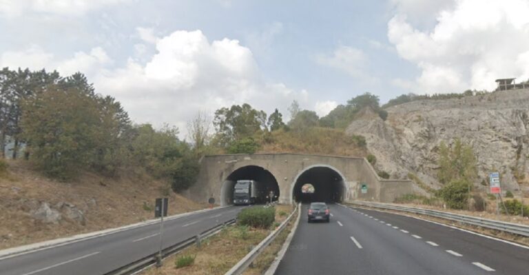Traffico in tilt sul raccordo Salerno-Avellino
