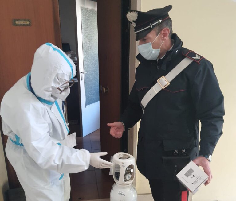 Salerno, paziente Covid necessita di bombola d’ossigeno: intervengono i Carabinieri