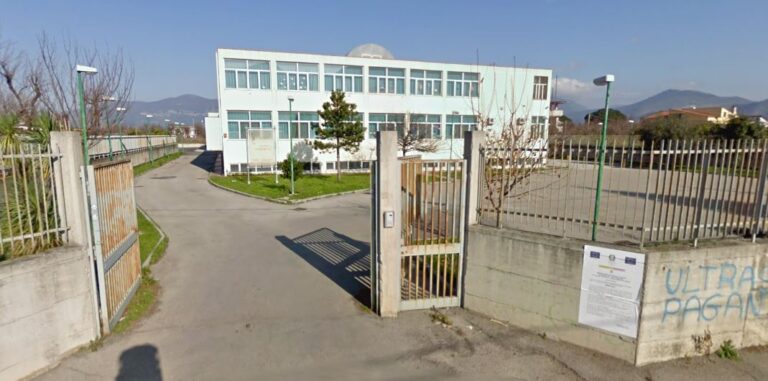 Pagani, chiusura del primo piano della scuola “Forteco” fino al 22 gennaio