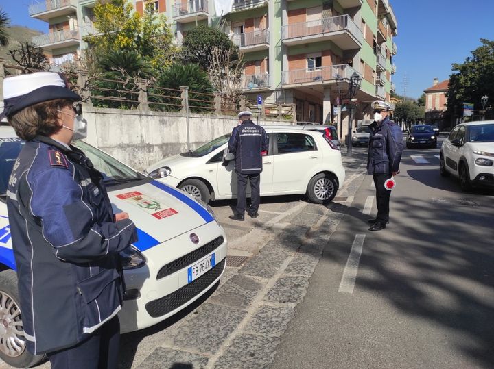 Baronissi, Polizia Municipale monitora rispetto norme anti-Covid