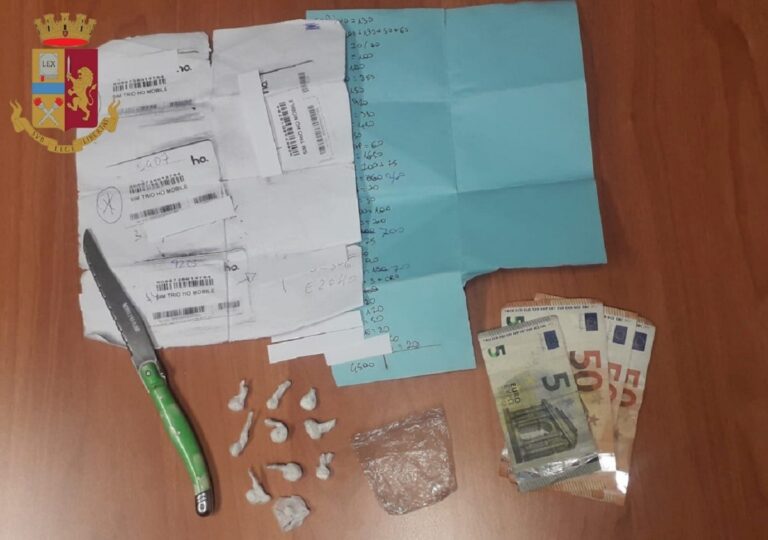 Cava de’Tirreni, arrestati due giovani per spaccio