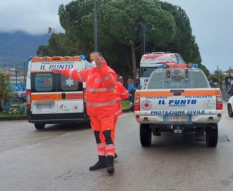 Baronissi, incidente nei pressi del PalaIrno. Automobilista in ospedale