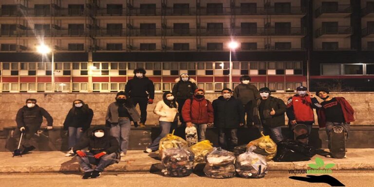 Salerno: ripulita la fontana-discarica vicino al Grand Hotel