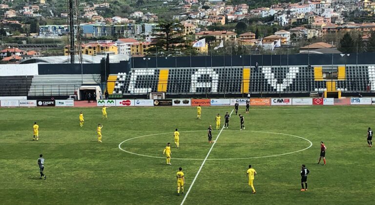 Cavese-Teramo 1-0, Matino regala la vittoria della speranza