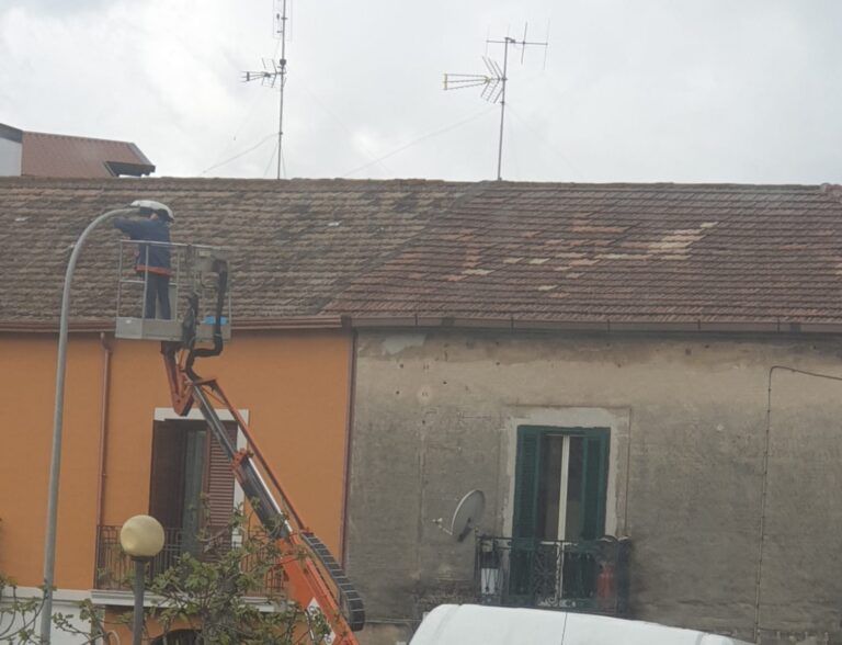 Salerno, operai senza casco a Matierno. L’affondo di Gigi Vicinanza