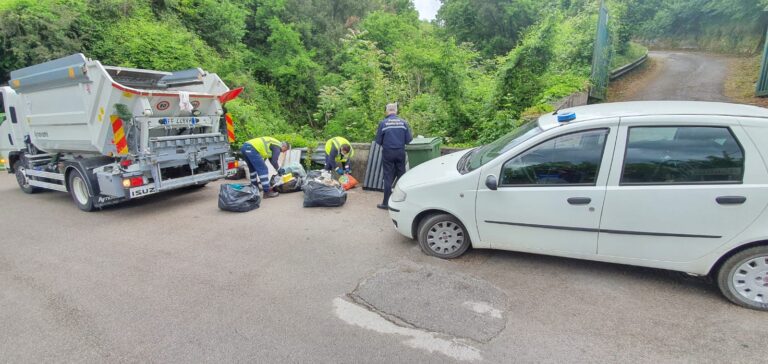 Cava de’ Tirreni, controlli sui rifiuti: multate 4 persone