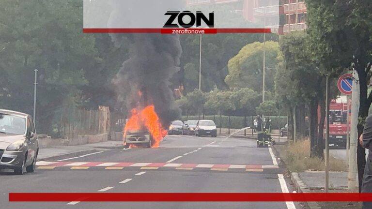 Battipaglia: auto in fiamme in Viale della Libertà. Sul posto i Vigili del Fuoco