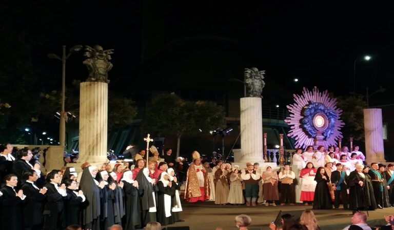 Il Teatro Verdi di Salerno riapre il sipario: la Tosca riscuote grande plauso