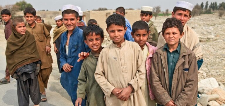 Pellezzano: raccolta giocattoli e indumenti per bambini afghani