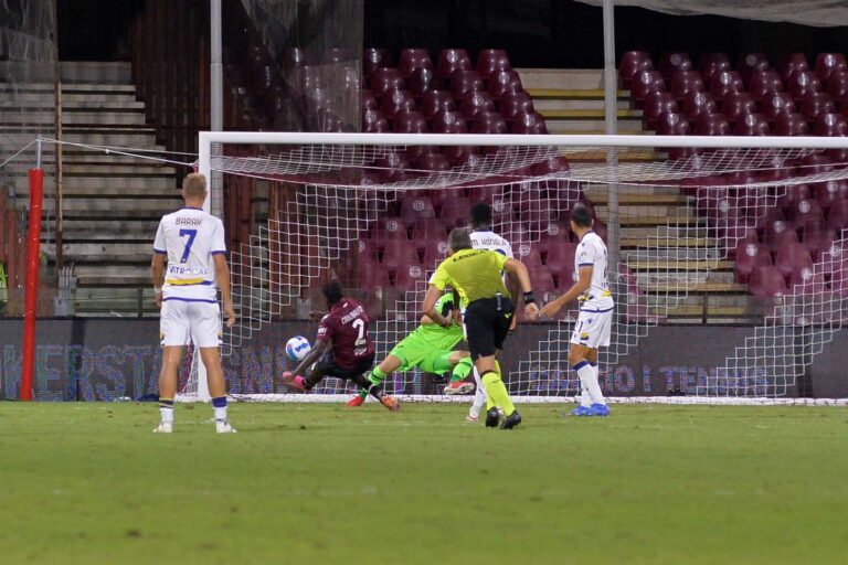 Salernitana-Verona 2-2, pari di rimonta: primo punto in Serie A